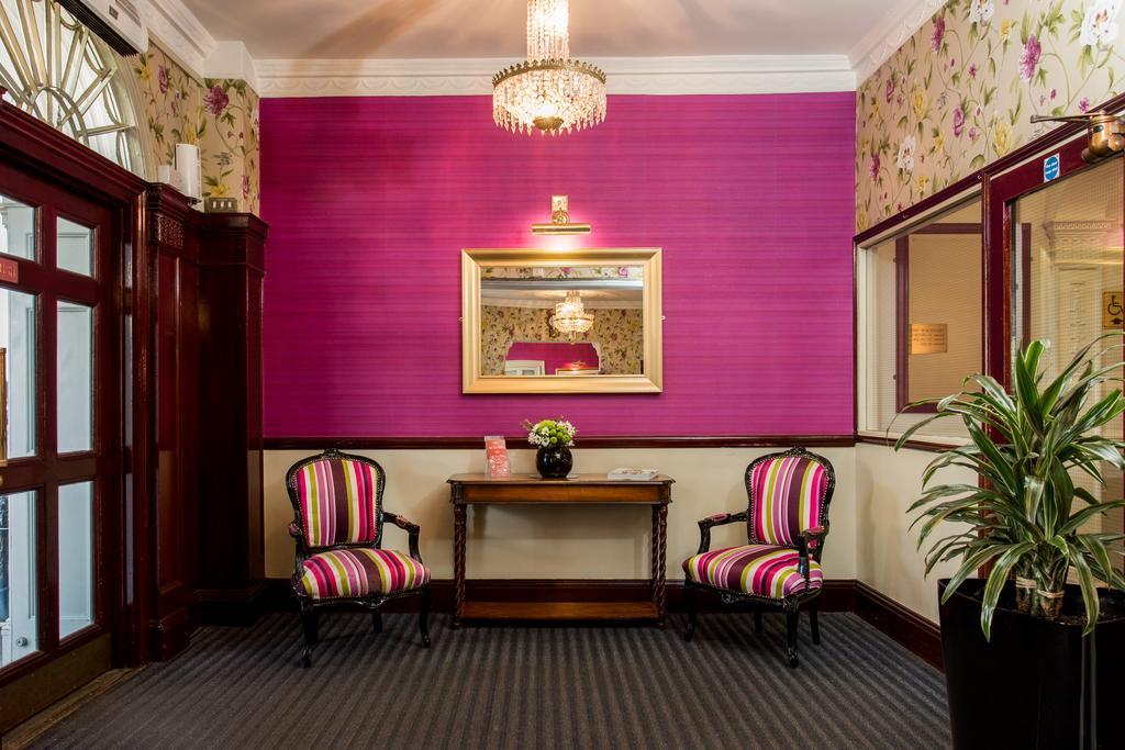 เดอะ แคลเรนดัน โฮเต็ล Hotel Blackheath ภายนอก รูปภาพ