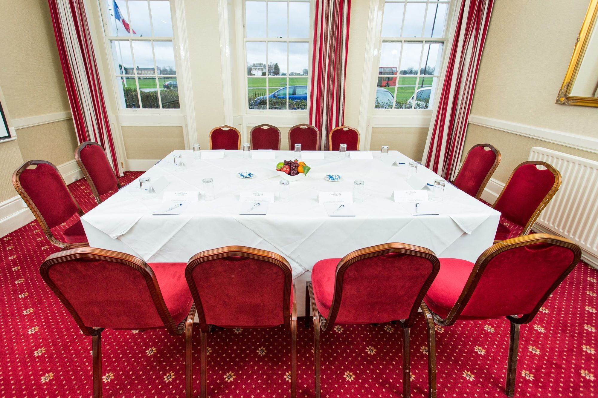 เดอะ แคลเรนดัน โฮเต็ล Hotel Blackheath ภายนอก รูปภาพ