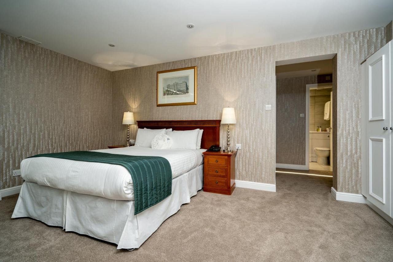 เดอะ แคลเรนดัน โฮเต็ล Hotel Blackheath ภายนอก รูปภาพ