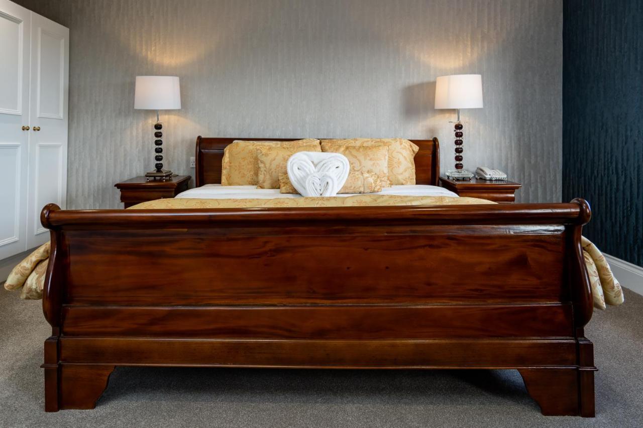 เดอะ แคลเรนดัน โฮเต็ล Hotel Blackheath ภายนอก รูปภาพ